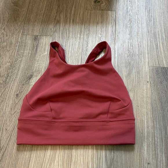 NWOT 
 Lululemon Sports Bra in Mulled Wine Size 4 - Picture 1 of 4